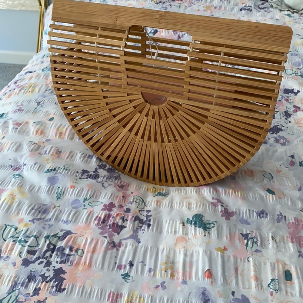 ✨ Trendy Wood Hand Bag ✨• NWT • Supe cute!! - Picture 1 of 6